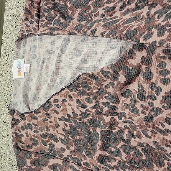 LuLaRoe Other - LuLaRoe wrap